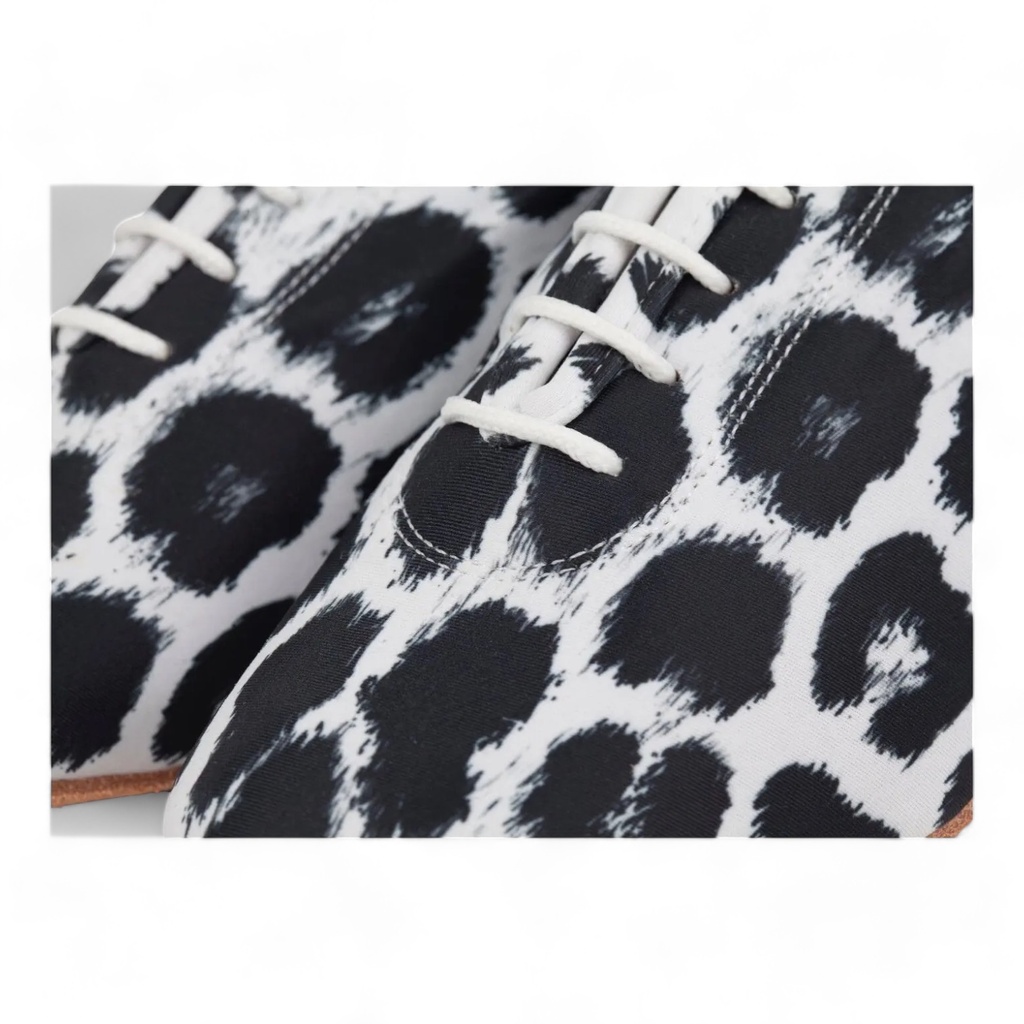 Modell 1326 White Leopard